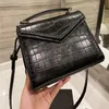 محفظة الكتف حقيبة crossbody ساحة رسول عادي سلسلة كافيار غلق بمشبك محفظة حقيبة حمل محافظ حقائب اليد 2021 المرأة الفضي مصممين حقائب حقائب