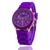 Ladies Watch Quartz Klockor 37mm Mode Casual Armbandsur Womens Armbandsches Business Montre de Luxe Present Color20