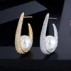 Pendientes de aro de perlas grandes de Color oro amarillo en forma de U de Zirconia cúbica Micro pavé de moda única para joyería de mujer CZ565 210714