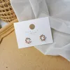 Projektowanie Moda Japonia i Korea Mały Nieregularny kwiat Kwiat Pearl Kolczyki Dla Kobiety Kryształowy Styl Kryształowy Stud
