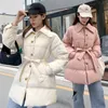 Vinterkvinnor 90% Vit Duck Down Coat Casual Loose Single Breasted Sash Tie Up Outwear Turn-down Collar Jacket 210423