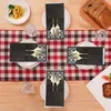 Mats Pads 4PCS / Set Christmas Knife Fork Posate Borsa Cute Hollow Pattern Rettangolare Supporto per stoviglie Xmas Year Decorazioni per feste