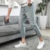 Hommes 2021 Sping and Summer déchiré Jeans respirant personnalité stylée occasionnel Joker populaire pantalon long pantalon Haroun 6208 x0621