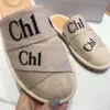 2021 Lyxig designer Sandaler Slipper Cross Woven Romerska tofflor Skor Skriv ut Bild Sommarbrett Flat Lady Canvas Lettering Tyg Utomhus Läder Sole med Box A999