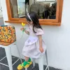 Koreansk stil sommar baby flickor plaid lös kortärmad dräning bomull patchwork bib prinsessa klänningar 210615