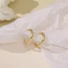 Mode geometrisk guldfärg c-form stud örhängen minimalistisk rund metall uttalande örhängen för kvinnor bröllop smycken