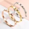 Mode Kvinnor Pyramid Armband Bangles Open Cuff Design Armband Rostfritt Stål Rivet Rose Guld Smycken För Bröllopsgåva Q0719