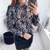 Mode Kvinnor Sexig Chiffon Blusar Casual Snake Skin Tryckt Skjortor Dam Lös Toppar 210518