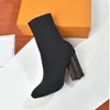 秋と冬の靴下ハイヒールのファッションセクシーなニット弾性ブーツデザイナーレターシューズ女性の厚いかかと大35-42ベルトボックス
