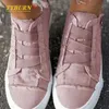 Sapatos vulcanizados das mulheres 2021 queda Best-seller Pull-on Sneakers Mulheres Cor Sólida Confortável Retro Flat Tênis Tamanho 43 Y0907