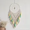 kleurrijke macrame muur hangen