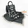 90 cm foulard en soie femmes 2021 nouveau noir et blanc point imprimé carré écharpe Simulation Satin couleur Dingtou écharpe Y1108