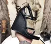 Klassische Damenkeilsandalen Designer Nicht-Schlupf-Metallschnalle Patent Leder T-Strap High Heels Sommer Schwarz All-Match Open-toed Pantoffeln mit Box 35-40-41 Größe