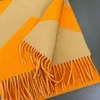 Sciarpa di design di lusso scialle coperte nappe Dimensioni geometriche 140 * 30 cm per la primavera autunno inverno donna donna scialli caldi lancio coperta fest