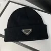 Frauen Designer Beanie Hut Mützen Mode Kappen Hüte Herren Schädel Dreieck Kappe Winter Warm Halten Männer Herbst Casquette Miracle1975