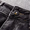 韓国のファッション男性ジーンズ高品質レトロブラックグレー弾性スリムフィットリッピング刺繍デザイナーカジュアルデニムパンツAZQ5