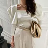 Koreaanse elegante vierkante kraag slanke wild zeepbel lange mouwen glanzende fluwelen bodem shirt vrouwen witte zijdeachtige top vrouw 12908 210508