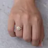 anello di diamante delicato
