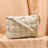 Bolso de tofu con forma de cubo de cuero Pu, moda Otoño e Invierno 2021, bolsos pequeños cruzados con textura, hombro femenino a la moda