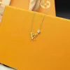 Collier de mode charme bijoux bijoux Luxury Hip Hop Lettre pendentif Gold et Cadeaux de mariage en argent Collier entier Femmes Bulk 9548624