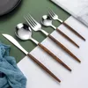 Coltello Forchetta Cucchiaio Acciaio Inossidabile Set Coltelli Da Tavola Bistecca Cucchiaini Da Caffè Torta Forchette Da Dessert Cucina 5 Pz/set Set Da Tavola BH6113 TYJ