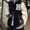 Hip Hop Varsity Jacke Herren Pelzige Buchstaben Stickerei Farbblock College Jacken Damen Harajuku Baseball Mäntel Unisex 211103