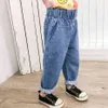 Baby jeans solide kleur peuter jeans lente herfst jeans infantil casual stijl meisjes kleding 210412