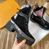 Nouveau designer lauréat femmes bottes flamants roses amour flèche médaille Martin botte hiver en cuir véritable chaussures à talons hauts grossiers luxe désert épais