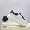 Mens Womens Ayakkabı 2021 Son Tasarımcı Deri Dantel Yüksek Platformu Boy Sneakers Beyaz Siyah Kapalı Luxe Refektiv SFV C34