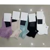 Женщины Девушка Письмо хлопковые носки с тегом Повседневная дышащая лодыжка носок для подарочной вечеринки мода чулочные изделия