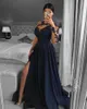 One Shoulder Navy Blue Dubai Evening Dresses Långärmad A-Line Split Satin Lace Beaded Formell Prom Dress Robe de Soiree 2021