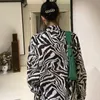 Zebra mönster skjorta solskyddande blus kvinnor vintage skjortor långärmad lös plus storlek streetwear bomull topp kvinna 11913 210508