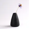 Hot Selling New Modern Black Ceramic Flower Arrangement Liten Vase Home Decoration Small Vase Tabletop Ornament Crafts 210409