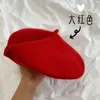 Berretti coreani vendono lusso di alta qualità elegante pittore francese berretto britannico da donna tinta unita leggero casual artista cappello di lana