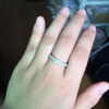 Обручальные кольца 2021 Никогда не исчезают глиняный материал хрустальный кольцо ряда из нержавеющей стали, обещайте жениться на подарках бренд модные украшения 83721