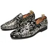 Mocassini formali da uomo Scarpe da ufficio per ragazzi Coiffeur Scarpe casual in pelle da uomo Classic Black Wedding designer Dress Sepatu Slip On Taglie forti