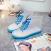 Женские ботинки дождя Jelly PVC Rainshoes Gear Med каблуки обувь женщина 2021 мода прозрачный ботинок для студенческой платформы шитья вереток твердые WMQ1010