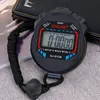 NOUVEAU Chronomètre de sport en plein air Professionnel de poche Affichage LCD numérique Sport Minuterie de course Chronographe Compteur Minuteries avec sangle RRA9652