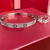 Zilveren armbanden Armbanden voor vrouwen Mannen Roestvrij staal Gouden schroef Armbanden Diamant LIEFDE Bangle liefhebbers Armband 17 19 cm Accessorie2853