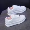 2021 Przyjazd Moda Białe Buty Grube Dota Deska Sporty Treaks Trendy Damskie Dorywczo Trenerzy Outdoor Jogging Walking Size 36-40