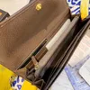 Långa och korta 2 -storlekar vikbara plånböcker Kreditkortshållare myntförföljningar unisex kopplingsväskor dragkedja fickor och lådförpackningar inuti