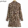 Moda mujer nudo frontal Sexy vestido de leopardo mujer solapa cuello manga larga Casual primavera de talla grande Mini bata 210514