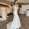 Halter spets applqiued sjöjungfru bröllopsklänningar brudklänningar domstol tåg backless satin plus storlek vestidos de novia