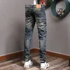 Włoski styl Moda Mężczyźni Jeans Retro Dark Blue Elastyczne Slim Fit Ripped Haft Vintage Designer Casual Denim Spodnie O1is