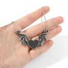Punk Alloy Devil Wings Necklace för kvinnor Retro Gothic Heart Dripping Oil Bat Wings Halloween Present Pendant Halsband Tillbehör G1206
