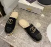 2021Top Luksusowe Designer Sandały mody, wygodne panie mogą nosić płaskie skórzane sandały