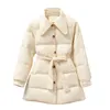 Vinterkvinnor 90% Vit Duck Down Coat Casual Loose Single Breasted Sash Tie Up Outwear Turn-down Collar Jacket 210423