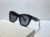 Solglasögon för kvinnor och män Summer Catwalk Style 4S004 Anti-ultraviolet Retro Shield Lens Plate Rectangle Oregelbundet fullram Fashion-glasögon Random Box
