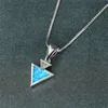 Anhänger Halsketten Einfache weibliche weiße blaue Opal Halskette zierliche Braut Dreieck Stein Charme Zirkon Boho Kette für Frauen8361053