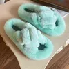 Inomhus Kvinnor Fur Slippers Fluffy Soft Tjock Flats Heel Non Slip House Skor Ladies Luxury Design Whosale Ytmtloy Zapato Mujer H1115